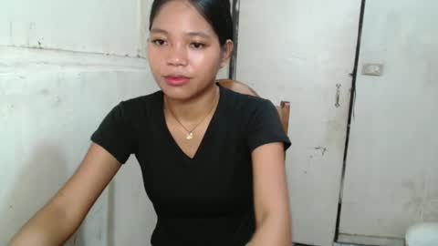 Snapshot of krisloversweet1 chatting on March 2026 03:45:01 AM Kris online show from March 2026 03:45:01 AM