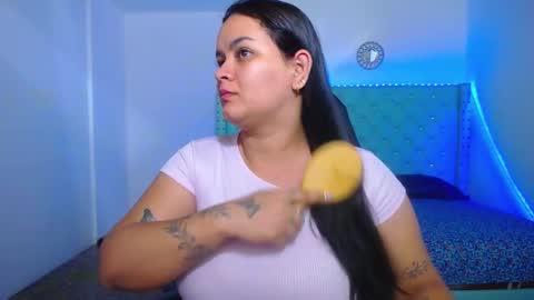 kriss_sweetboobs online show from January 2025 11:00:02 AM