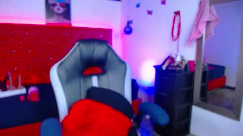 Snapshot of kriss_sweetboobs chatting on November 2025 02:17:01 PM kriss_sweetboobs online show from November 2025 02:17:01 PM