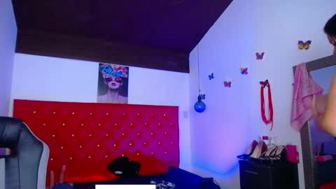 Snapshot of kriss_sweetboobs chatting on November 2025 12:05:02 PM kriss_sweetboobs online show from November 2025 12:05:02 PM