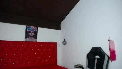 Snapshot of kriss_sweetboobs chatting on May 2026 12:33:02 PM kriss_sweetboobs online show from May 2026 12:33:02 PM