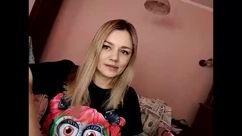 Snapshot of krisssexi chatting on February 2025 08:05:02 AM KrissSexi online show from February 2025 08:05:02 AM