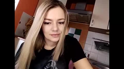 Snapshot of krisssexi chatting on February 2025 05:22:01 AM KrissSexi online show from February 2025 05:22:01 AM