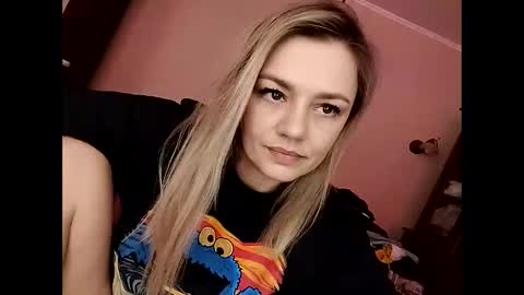 Snapshot of krisssexi chatting on February 2025 08:27:02 AM KrissSexi online show from February 2025 08:27:02 AM