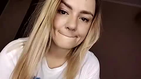 Snapshot of krisssexi chatting on September 2025 04:56:01 AM KrissSexi online show from September 2025 04:56:01 AM