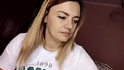 Snapshot of krisssexi chatting on October 2025 11:08:02 AM KrissSexi online show from October 2025 11:08:02 AM