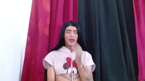 Snapshot of krisstal703358 chatting on April 2026 06:18:02 AM krisstal703358 online show from April 2026 06:18:02 AM