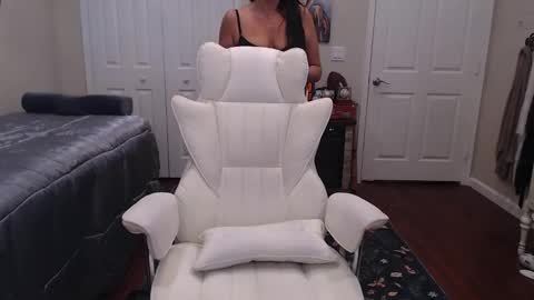 Snapshot of krissy2024 chatting on February 2026 12:52:02 PM Krissy online show from February 2026 12:52:02 PM