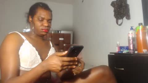 Snapshot of kristal_cox2 chatting on April 2026 09:24:01 AM kristal_cox2 online show from April 2026 09:24:01 AM