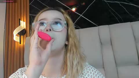 kristal online show from November 2025 12:16:01 PM