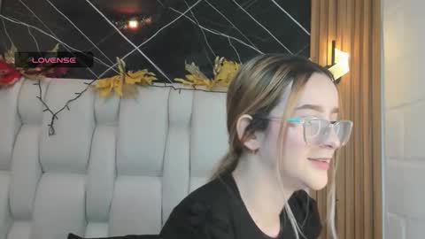 kristal online show from December 2025 01:04:02 PM