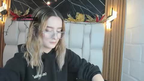 kristal online show from December 2025 01:06:01 PM