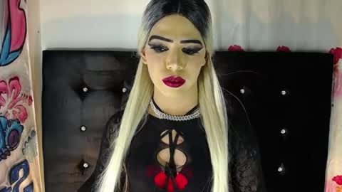 kristal_queen01 online show from May 2026 06:53:01 AM