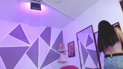 Snapshot of kristall_swan chatting on March 2025 04:03:02 PM Kristall online show from March 2025 04:03:02 PM