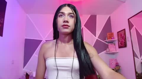 Snapshot of kristall_swan chatting on March 2025 01:06:02 PM Kristall online show from March 2025 01:06:02 PM