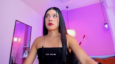 Snapshot of kristall_swan chatting on September 2025 03:45:02 AM Kristall online show from September 2025 03:45:02 AM