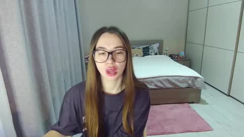 Snapshot of kristall_xxx chatting on December 2025 08:01:02 AM twitter Annemarye 23 online show from December 2025 08:01:02 AM