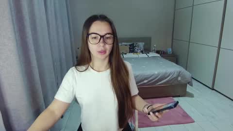 Snapshot of kristall_xxx chatting on January 2026 08:39:02 AM twitter Annemarye 23 online show from January 2026 08:39:02 AM