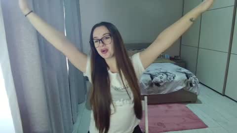 Snapshot of kristall_xxx chatting on February 2026 08:24:02 AM twitter Annemarye 23 online show from February 2026 08:24:02 AM