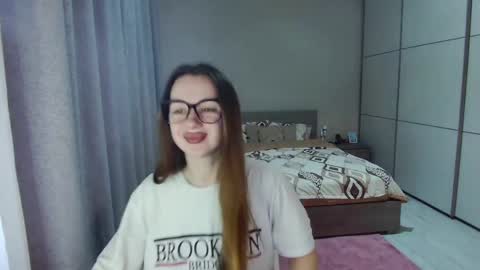 Snapshot of kristall_xxx chatting on March 2026 04:57:02 AM twitter Annemarye 23 online show from March 2026 04:57:02 AM