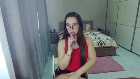 Snapshot of kristall_xxx chatting on April 2026 06:10:02 AM twitter Annemarye 23 online show from April 2026 06:10:02 AM