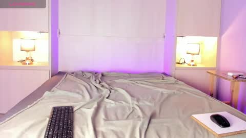 kristelgray online show from March 2025 06:01:02 PM