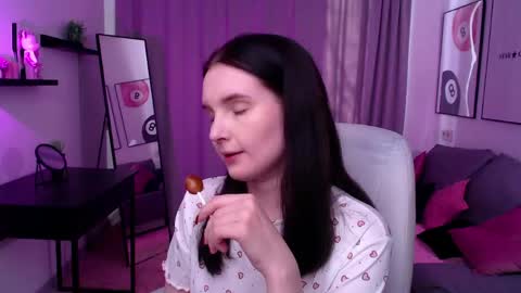 Sophia online show from April 2026 01:33:01 AM