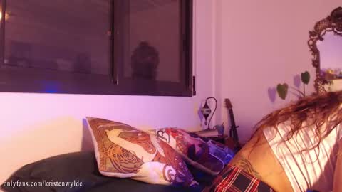 Snapshot of kristenwylde chatting on December 2024 06:14:01 PM Kristen Wylde -  online show from December 2024 06:14:01 PM