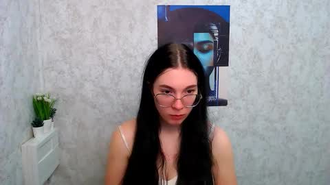 Snapshot of kristenx_x chatting on November 2025 10:47:02 AM Kristen online show from November 2025 10:47:02 AM