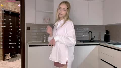 Snapshot of kristiancommes chatting on March 2026 04:17:02 PM Alisa online show from March 2026 04:17:02 PM