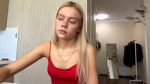 Snapshot of kristifelicien chatting on June 2026 05:16:01 AM Blake online show from June 2026 05:16:01 AM