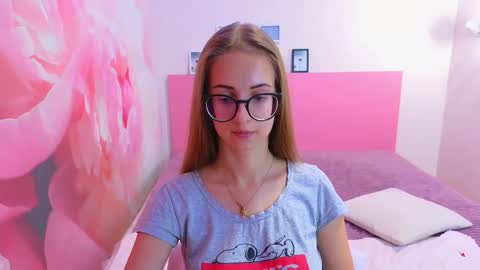 Kristina Adel online show from October 2025 08:13:01 AM