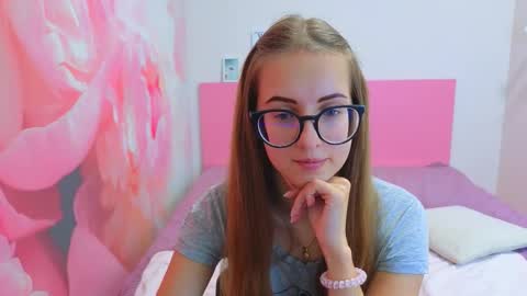 Kristina Adel online show from November 2025 08:33:02 AM