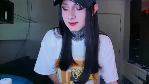 Snapshot of kristinaholland chatting on February 2025 09:16:02 PM kristina online show from February 2025 09:16:02 PM