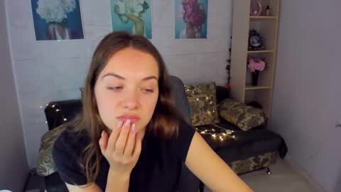Snapshot of kristinalevis chatting on January 2025 02:35:01 PM Kristina online show from January 2025 02:35:01 PM