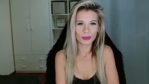 KristineAmore online show from November 2025 04:17:02 PM