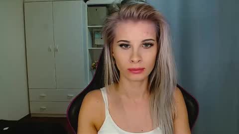 KristineAmore online show from January 2026 07:19:02 PM