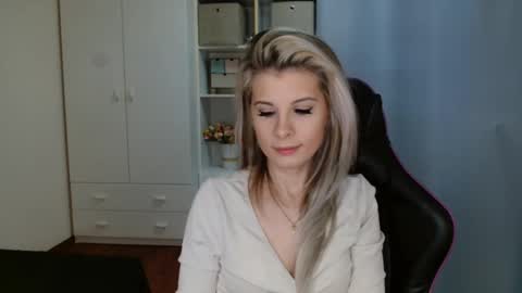 KristineAmore online show from March 2026 07:12:01 AM