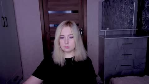 Snapshot of kristy_fran chatting on March 2026 12:06:01 AM Kristy online show from March 2026 12:06:01 AM