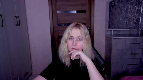 Snapshot of kristy_fran chatting on March 2026 09:10:02 PM Kristy online show from March 2026 09:10:02 PM