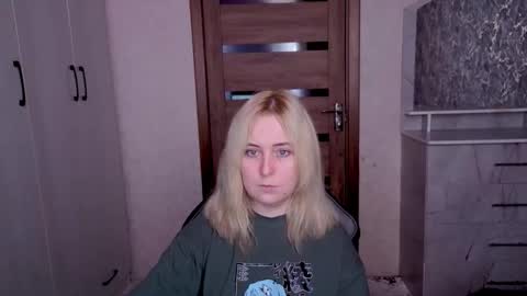 Snapshot of kristy_fran chatting on March 2026 08:18:01 AM Kristy online show from March 2026 08:18:01 AM