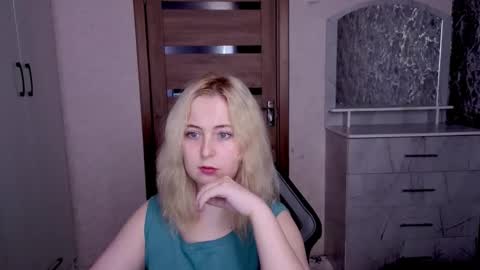 Snapshot of kristy_fran chatting on March 2026 06:29:01 AM Kristy online show from March 2026 06:29:01 AM