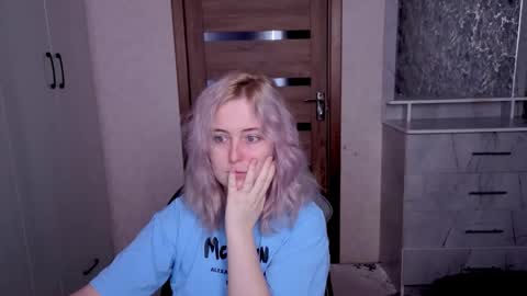 Snapshot of kristy_fran chatting on March 2026 06:40:02 AM Kristy online show from March 2026 06:40:02 AM