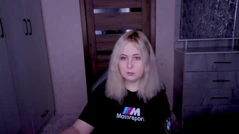 Snapshot of kristy_fran chatting on April 2026 08:39:01 PM Kristy online show from April 2026 08:39:01 PM