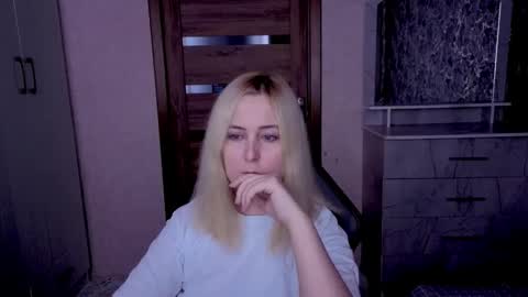 Snapshot of kristy_fran chatting on April 2026 12:16:02 AM Kristy online show from April 2026 12:16:02 AM