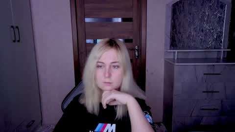 Snapshot of kristy_fran chatting on April 2026 11:06:01 PM Kristy online show from April 2026 11:06:01 PM