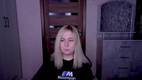 Snapshot of kristy_fran chatting on April 2026 01:42:02 AM Kristy online show from April 2026 01:42:02 AM