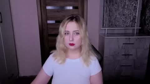 Kristy online show from June 2026 07:16:02 PM