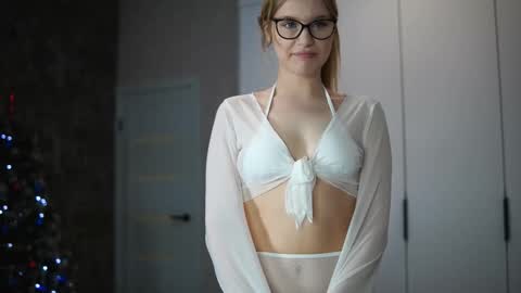 Snapshot of kristy_mysti chatting on December 2025 05:31:02 PM Kristy online show from December 2025 05:31:02 PM