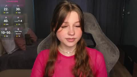 Snapshot of kristybell chatting on April 2026 07:14:01 AM Kristy online show from April 2026 07:14:01 AM